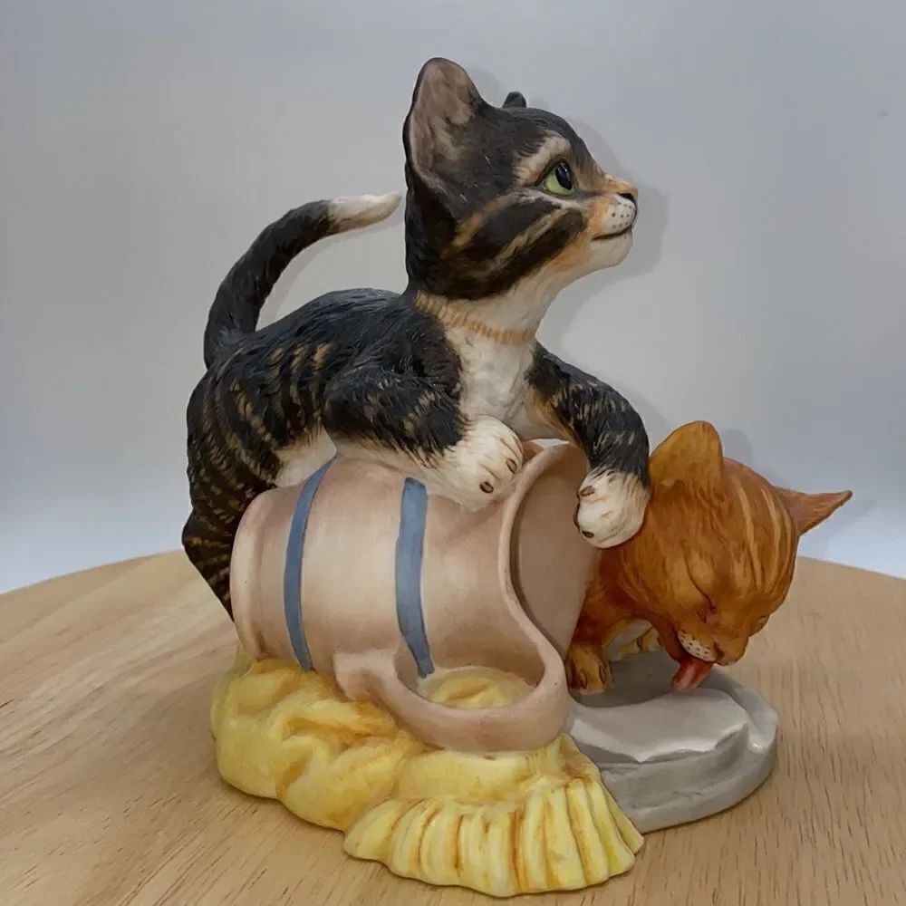 "Mischief" by Gail Ferretti for the Franklin Mint 1986 Kitty Cats - Picture 3 of 12